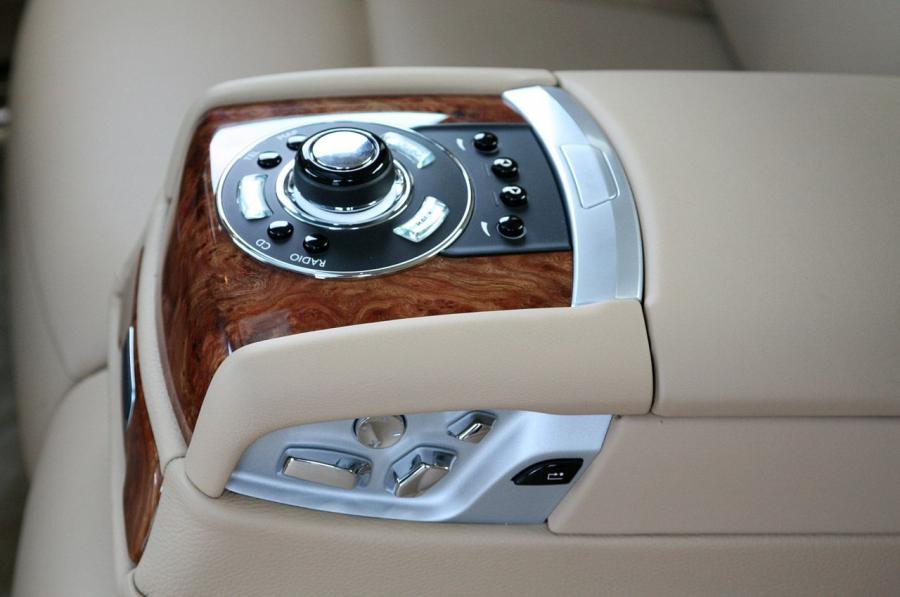  Rolls-Royce Ghost 2009 года  (фото 64 из 106)